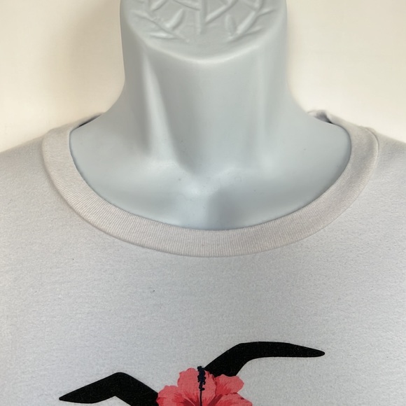 💥💥Hollister XL White Floral Long Sleeved Tee - Picture 3 of 12